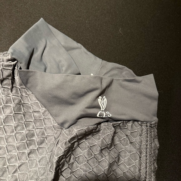 CLS Scrunch Shorts - Picture 4 of 5